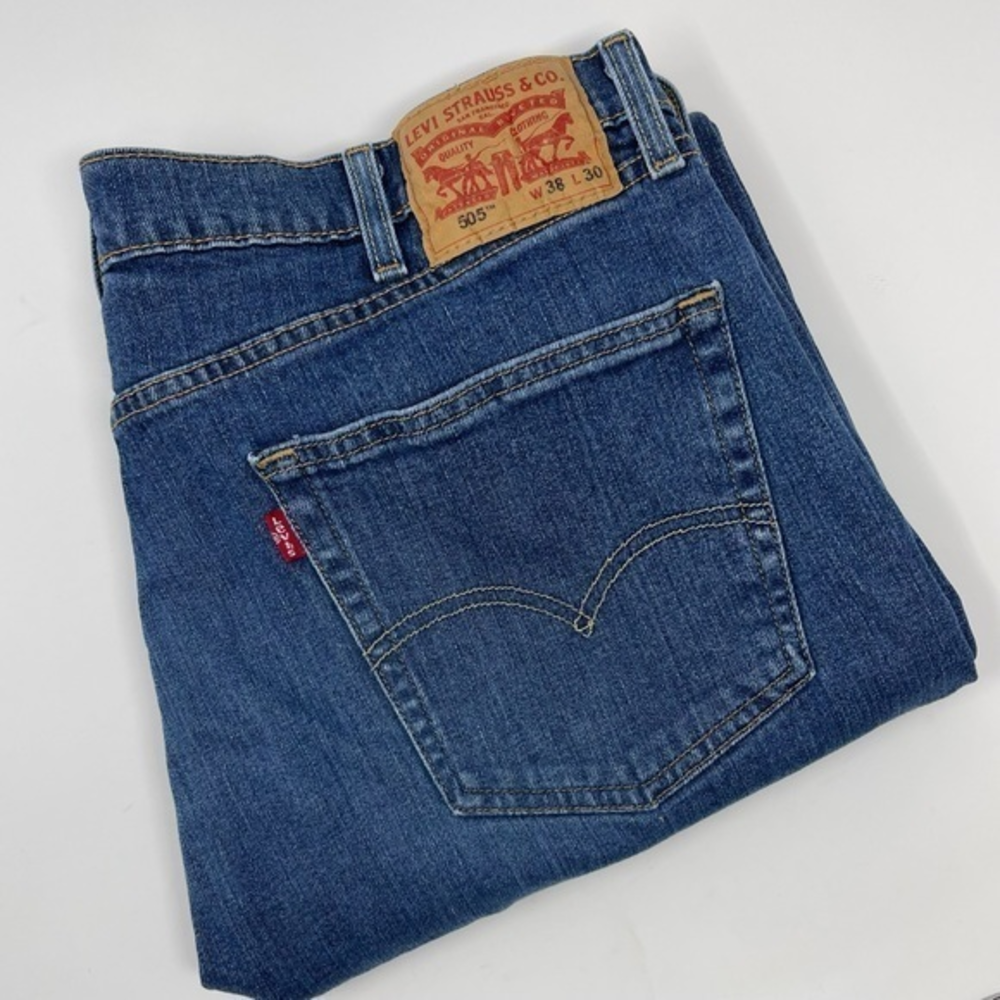 Levi’s 505 38X30 Red Tab Denim‎ Jean Straight Regular Fit  Darker Wash preowned